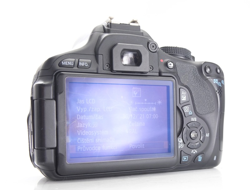 Canon EOS 600D + 18-55m III