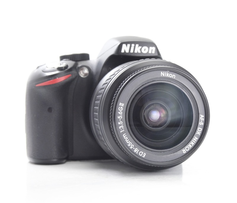 Nikon D3200 + 18-55mm AFS