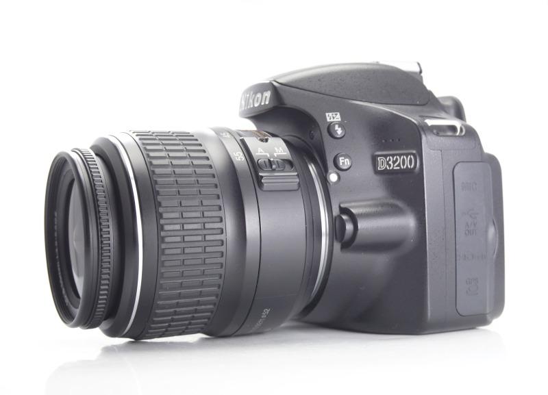 Nikon D3200 + 18-55mm AFS