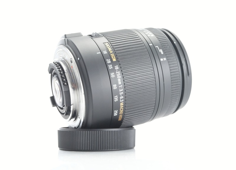 SIGMA 18-250 mm f/3,5-6,3 DC OS HSM Macro pro Nikon TOP