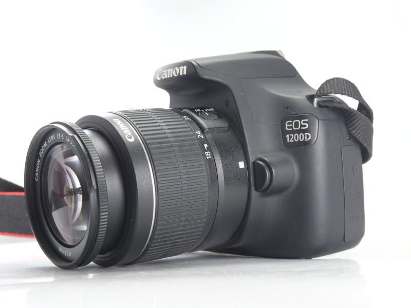 Canon EOS 1200D + 18-55mm III