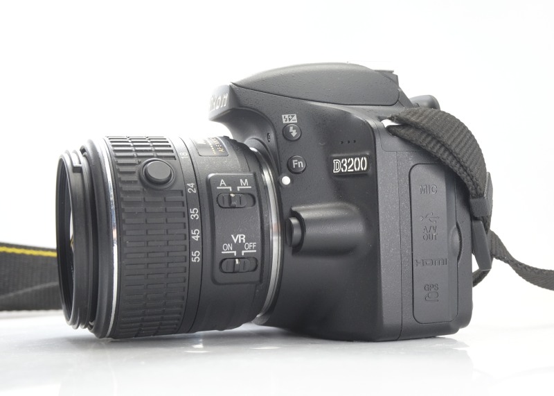 Nikon D3200 + 18-55mm VR TOP