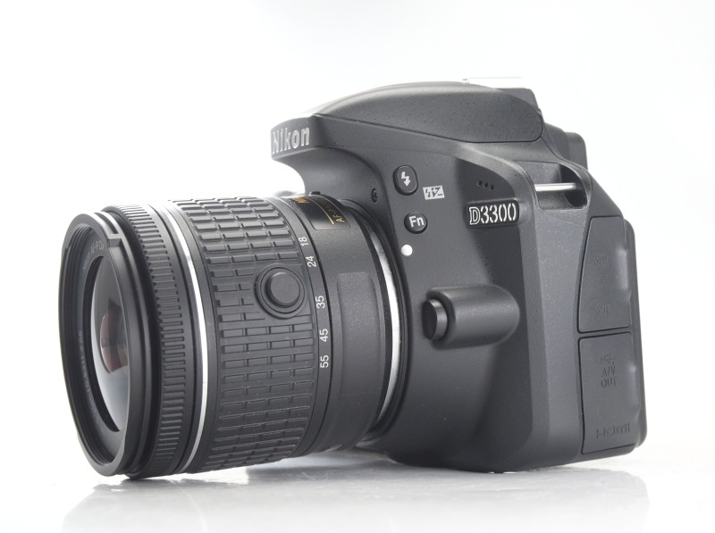 NIKON D3300 + Nikon 18-55mm TOP