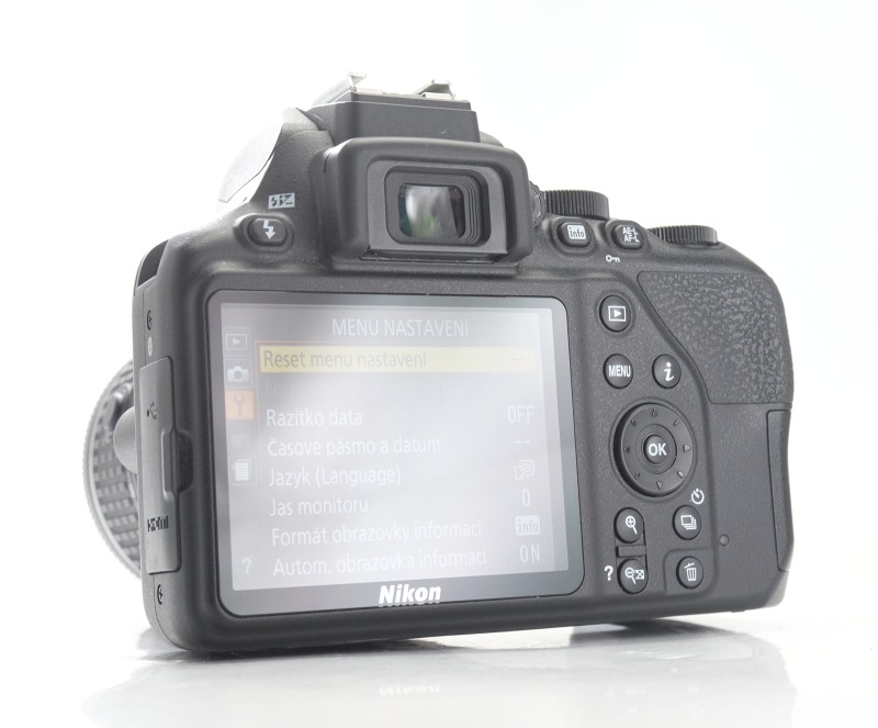 NIKON D3500 + 18-55 mm VR