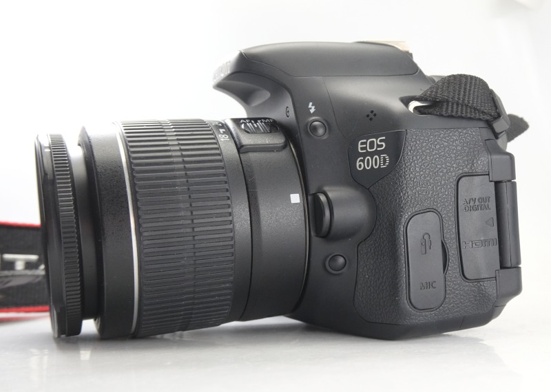 Canon EOS 600D  + 18-55mm III