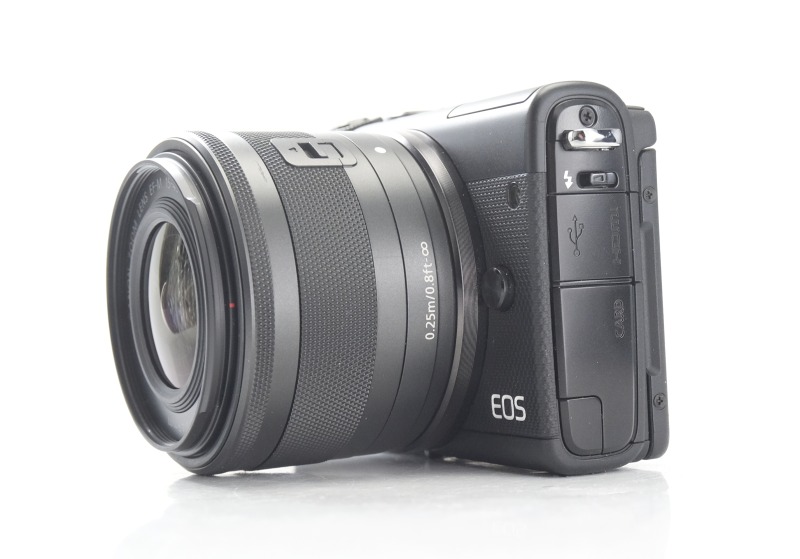 CANON EOS M100 + 15-45 mm IS STM  TOP