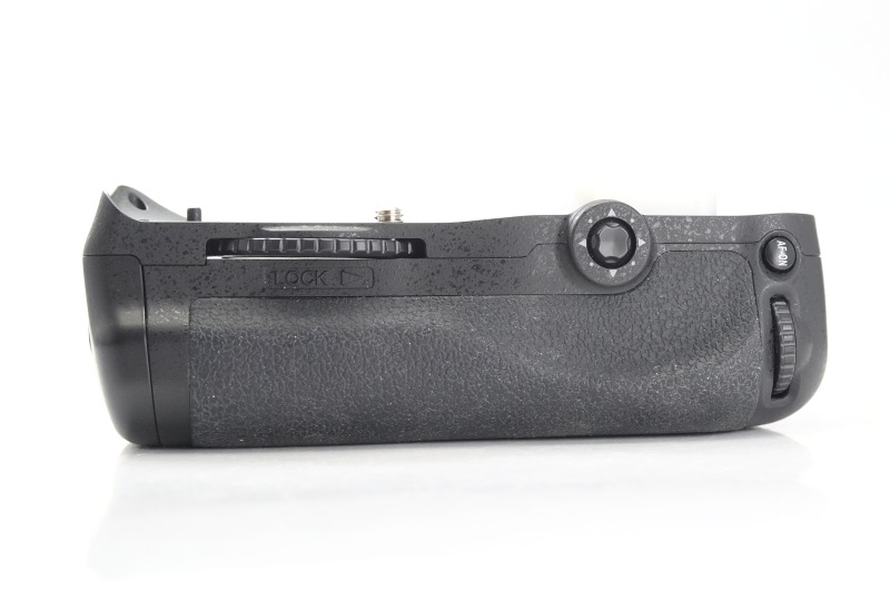 Newell Bateriový Grip MB-D10 pro Nikon D300/D700