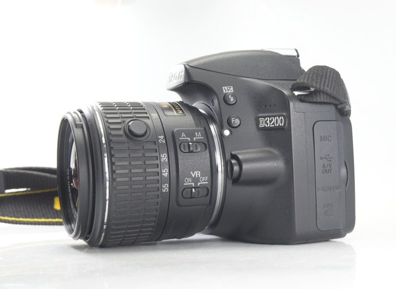 Nikon D3200 + 18-55mm VR II