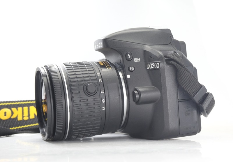NIKON D3300 + Nikon 18-55mm VR  TOP