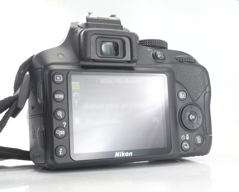 NIKON D3300 + Nikon 18-55mm VR TOP
