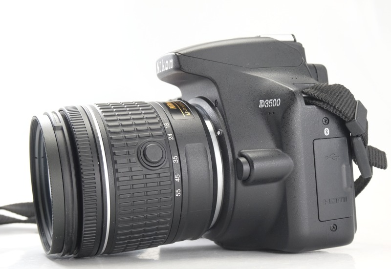 NIKON D3500 + 18-55 mm VR