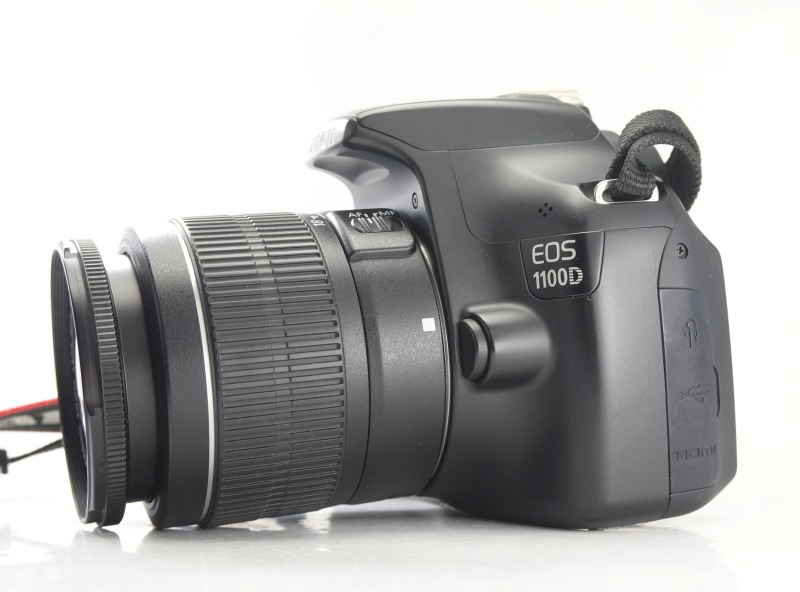 Canon EOS 1100D + 18-55mm  III  TOP