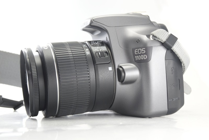 Canon EOS 1100D + 18-55mm  III  TOP