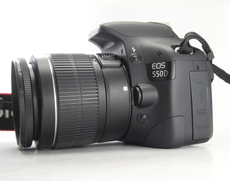 Canon EOS 550D + 18-55mm III
