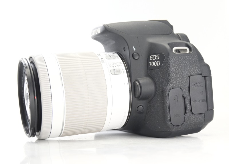 Canon EOS 700D + 18-55mm IS STM  TOP