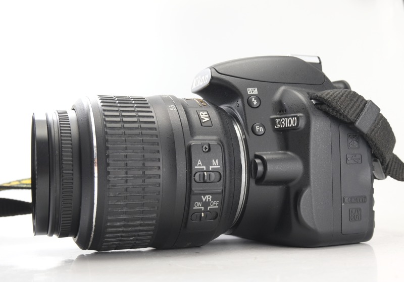 Nikon D3100 + 18-55mm VR