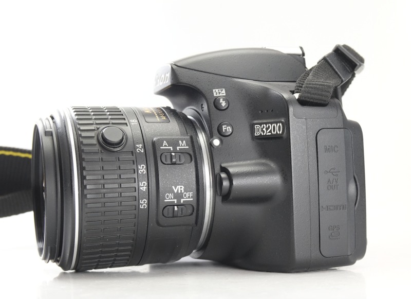 Nikon D3200 + 18-55mm AFS VR II