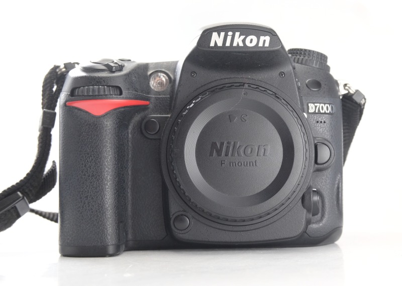 NIKON D7000