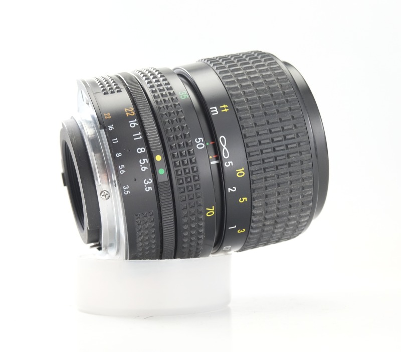 Nikon MF 35-70mm 3.5-4.8 AIS