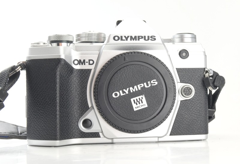OLYMPUS E-M5 Mark III