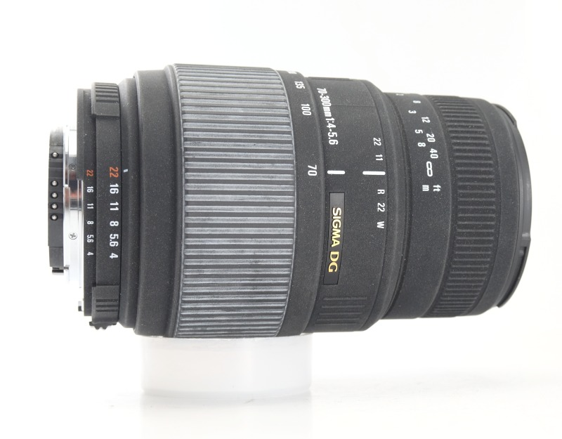 SIGMA 70-300 mm f/4-5,6 DG pro Nikon